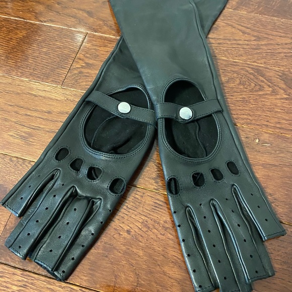 Chanel gloves